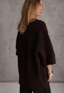 Brązowy Sweter Oversize z Wełną Szerokimi Rękawami i Długim Włosiem Veniorre