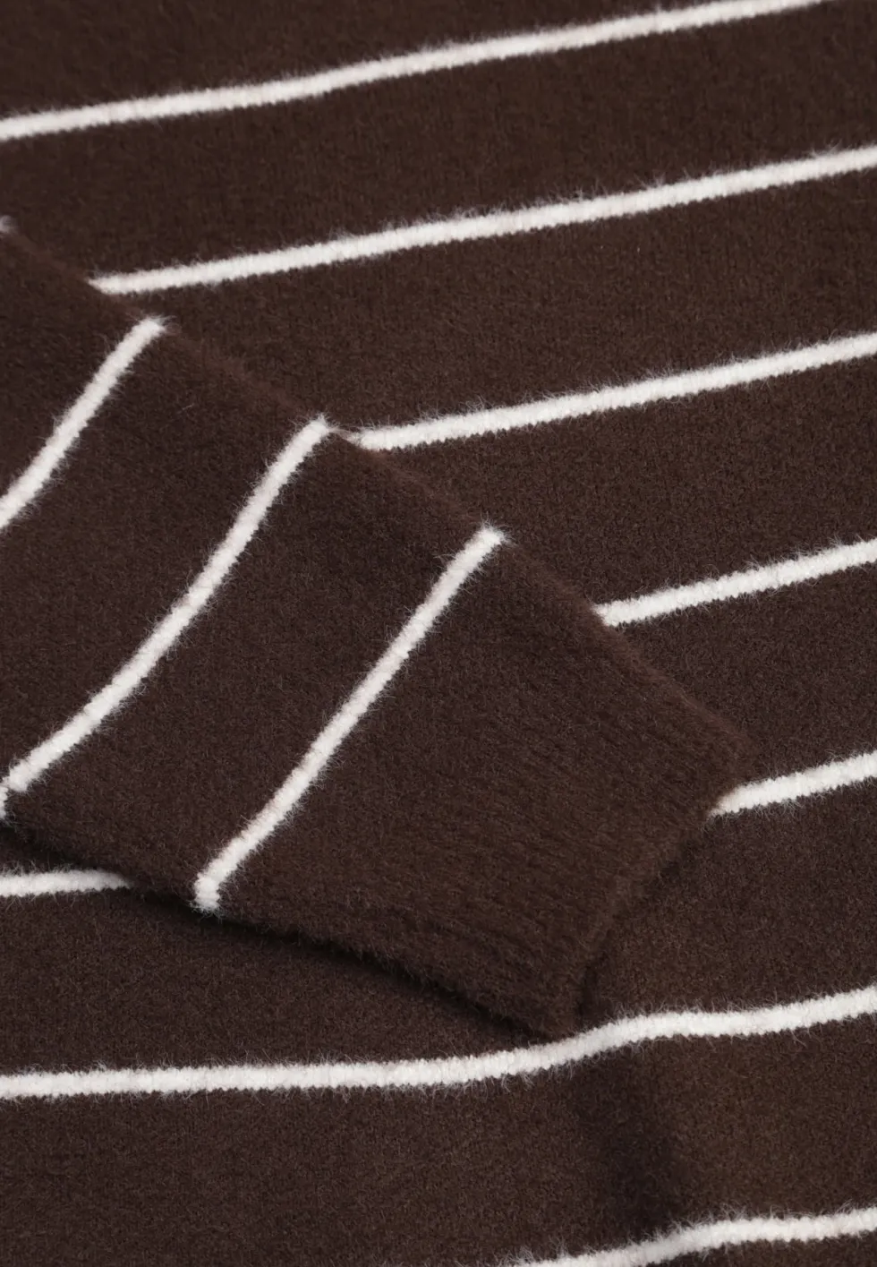Brązowy Sweter z Wełną i Bawełną o Klasycznym Kroju w Drobne Prążki Rosal