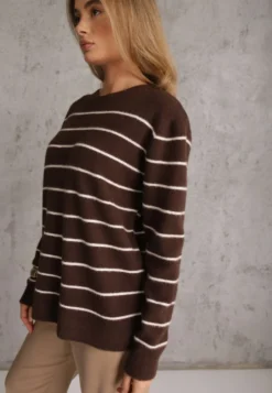 Brązowy Sweter z Wełną i Bawełną o Klasycznym Kroju w Drobne Prążki Rosal