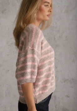 Brązowy Sweter z Wełną Ozdobiony Paskami i Bufiastymi Rękawami Rilesse