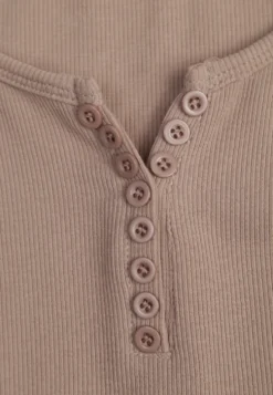 Ciemnobeżowa Bawełniana Bluzka Longsleeve z Prążkowanej Tkaniny z Guziczkami Amandria