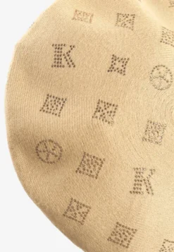 Ciemnobeżowa Czapka Beret w Naszywki w Cyrkonie Nlaria