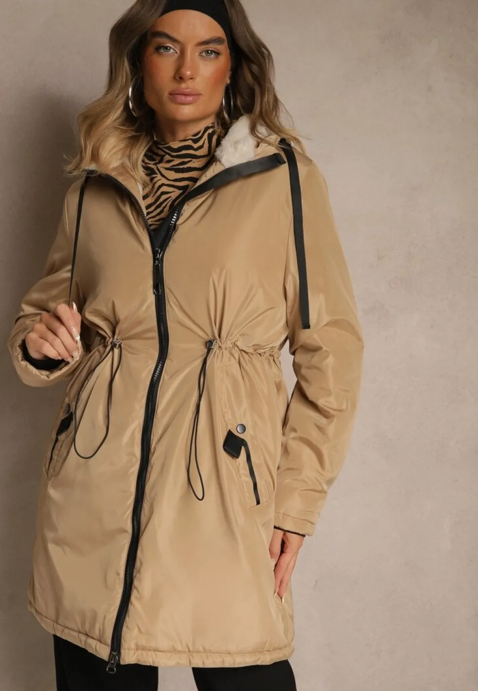Ciemnobeżowa Kurtka Parka w Stylu Casual Ocieplana Futerkiem Olleania