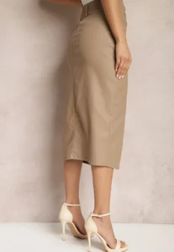 Ciemnobeżowa Spódnica z Imitacji Skóry High Waist z Rozcięciem i Napami z Przodu Asttia