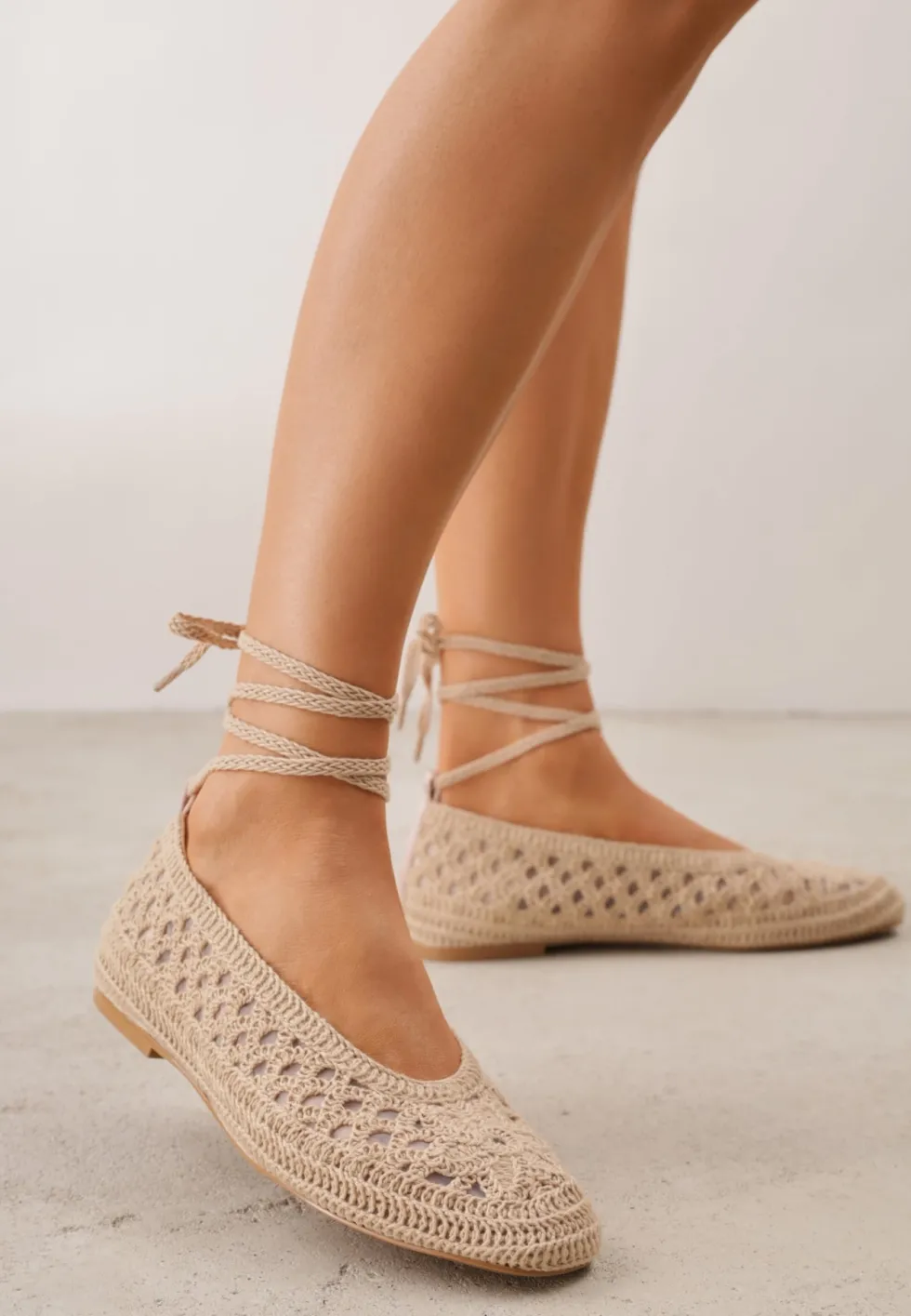 Ciemnobeżowe Boho Balerinki VICES z Szydełkową Cholewką i Wiązaniem Wokół Kostki Arriria