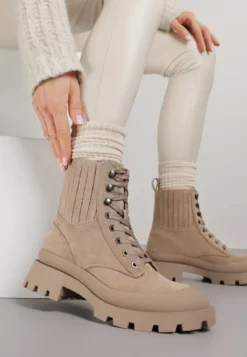 Ciemnobeżowe Botki Jadirel