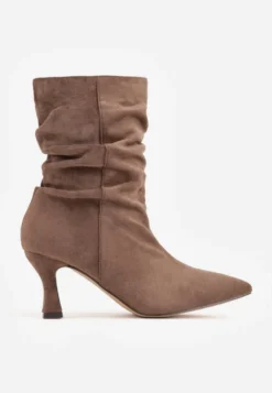 Ciemnobeżowe Botki na Klepsydrowej Szpilce Typu Slouchy Emmanuella