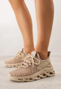 Ciemnobeżowe Buty Sportowe Sneakersy na Platformie Ozdobionej Tłoczeniem Teliriella