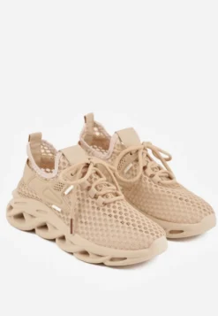 Ciemnobeżowe Buty Sportowe Sneakersy na Platformie Ozdobionej Tłoczeniem Teliriella