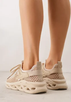 Ciemnobeżowe Buty Sportowe Sneakersy na Platformie Ozdobionej Tłoczeniem Teliriella