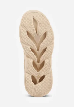 Ciemnobeżowe Buty Sportowe Sneakersy na Platformie Ozdobionej Tłoczeniem Teliriella