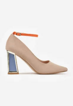 Ciemnobeżowe Czółenka na Słupku Ozdobione Paskiem i Metaliczną Aplikacją Lannethe