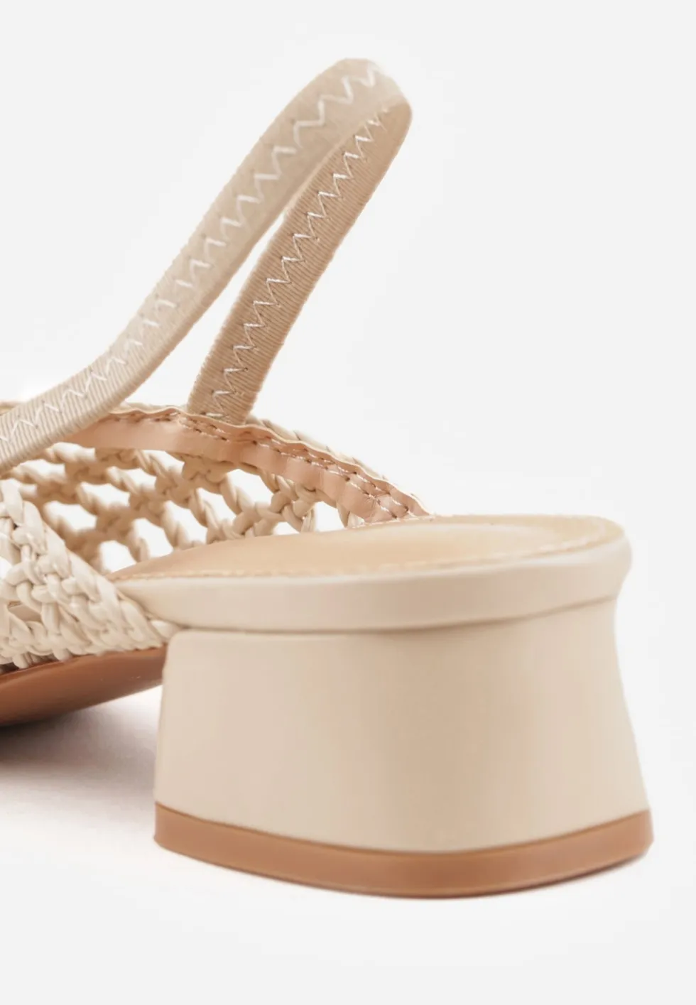 Ciemnobeżowe Czółenka VICES w typie Slingback z Ażurową Plecioną Cholewką na Słupku Chelvianna