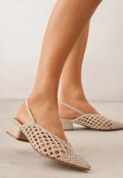 Ciemnobeżowe Czółenka VICES w typie Slingback z Ażurową Plecioną Cholewką na Słupku Chelvianna