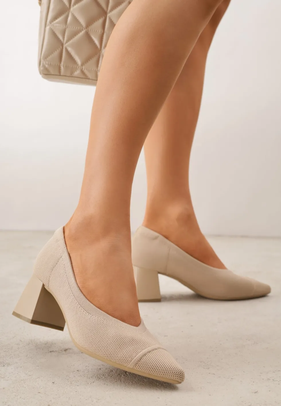 Ciemnobeżowe Czółenka VICES z Dzianiny na Geometrycznym Słupku z Wkładką Soft-Step Daphilane