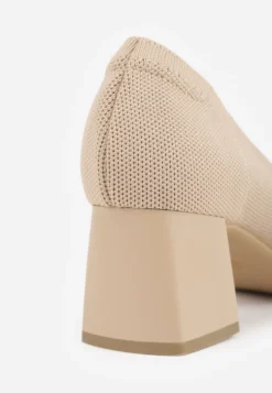 Ciemnobeżowe Czółenka VICES z Dzianiny na Geometrycznym Słupku z Wkładką Soft-Step Daphilane