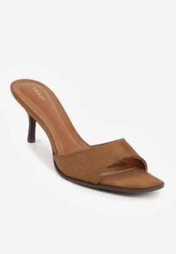 Ciemnobeżowe Eleganckie Klapki VICES na Niskiej Szpilce z Imitacji Zamszu Hartar