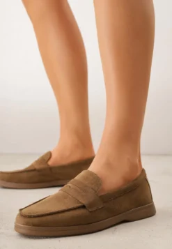 Ciemnobeżowe Mokasyny Casual VICES z Imitacji Zamszu z Wkładką ze Skóry Naturalnej Sheiris