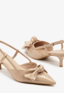 Ciemnobeżowe Sandały Lakierowane Vices na Kaczuszce Typu Slingback z Kokardą Kovenna
