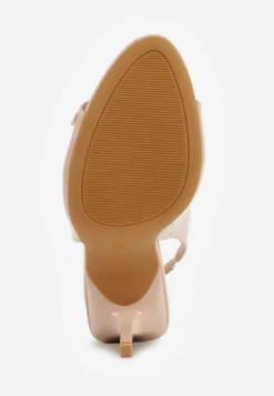 Ciemnobeżowe Sandały Lakierowane VICES na Szpilce Slingback z Metaliczną Klamrą Harmonia