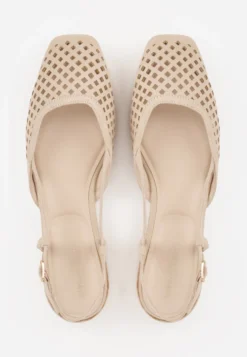 Ciemnobeżowe Sandały Slingback z Kwadratowym Noskiem i Ażurową Cholewką Jurria