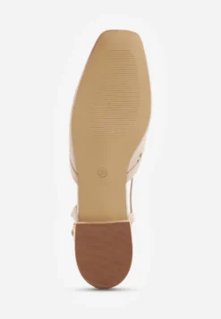 Ciemnobeżowe Sandały Slingback z Kwadratowym Noskiem i Ażurową Cholewką Jurria