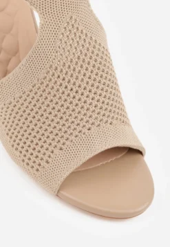 Ciemnobeżowe Sandały Soft Fit VICES na Obcasie w Stylu Botków z Elastyczną Ażurową Cholewką Comfort Omphopis