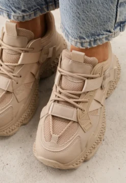 Ciemnobeżowe Sneakersy Chunky na Tłoczonej Platformie z Naszywką w Kształcie Serca Chylera
