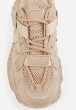 Ciemnobeżowe Sneakersy Chunky na Tłoczonej Platformie z Naszywką w Kształcie Serca Chylera