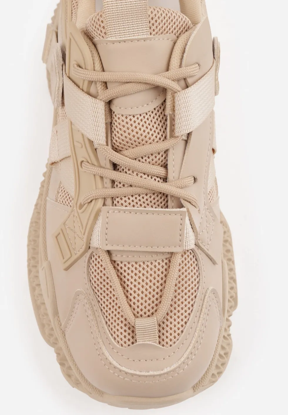 Ciemnobeżowe Sneakersy Chunky na Tłoczonej Platformie z Naszywką w Kształcie Serca Chylera