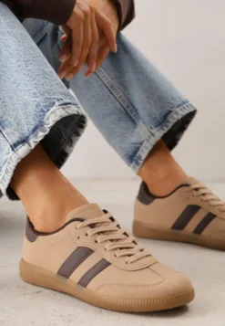 Ciemnobeżowe Sneakersy na Płaskiej Podeszwie z Paskami Jereria