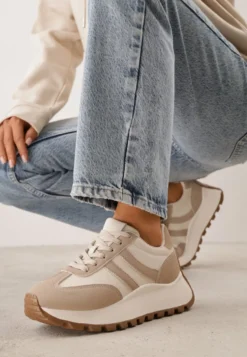 Ciemnobeżowe Sneakersy na Platformie z Geometrycznym Motywem Tillia