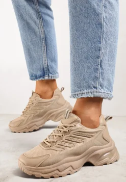 Ciemnobeżowe Sneakersy na Tłoczonej Podeszwie z Siateczkowymi Wstawkami Amrogia