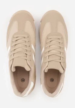 Ciemnobeżowe Sneakersy Ozdobione Dwoma Paskami Lannatea