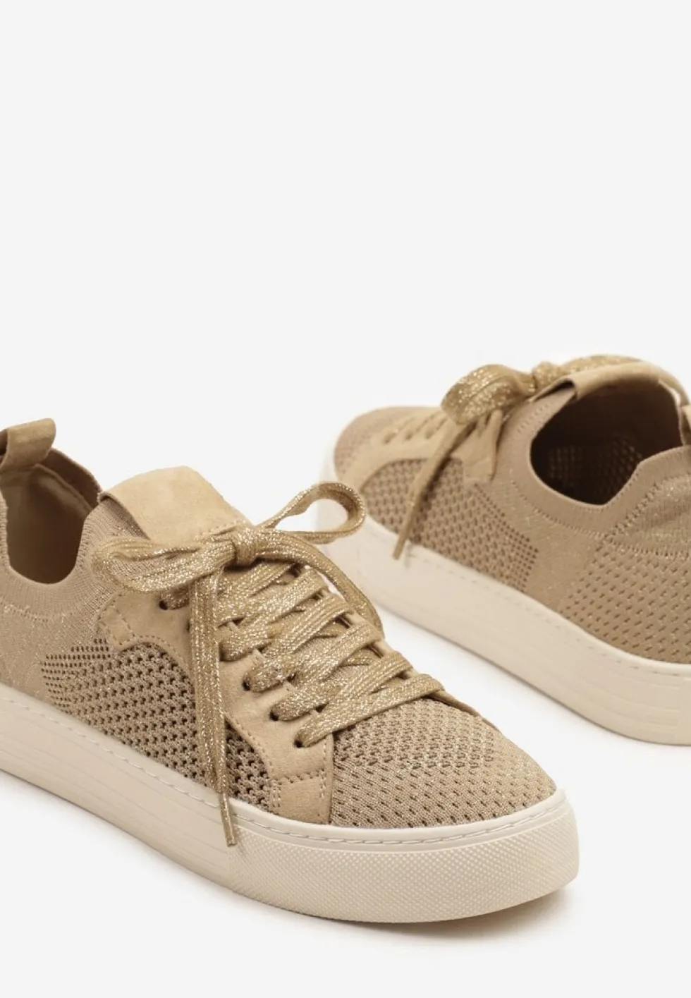 Ciemnobeżowe Sneakersy Ozdobione Siateczką Varlio