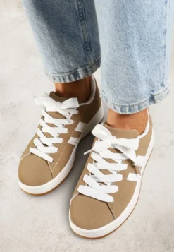 Ciemnobeżowe Sneakersy Ozdobione Motywem Pasków Flortewi