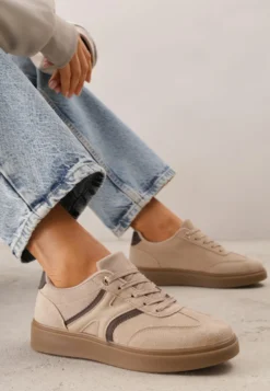 Ciemnobeżowe Sneakersy przed Kostkę z Ozdobnymi Detalami Emmasta