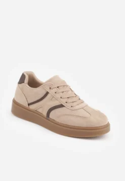 Ciemnobeżowe Sneakersy przed Kostkę z Ozdobnymi Detalami Emmasta