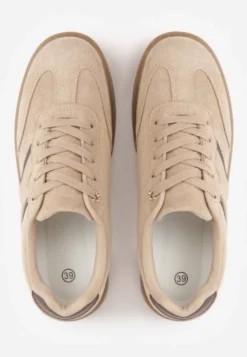 Ciemnobeżowe Sneakersy przed Kostkę z Ozdobnymi Detalami Emmasta