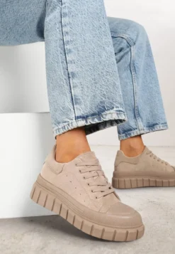 Ciemnobeżowe Sneakersy Vices na Platformie z Tłoczeniem Ozdobione Perforacją Leaniael