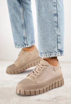 Ciemnobeżowe Sneakersy Vices na Platformie z Tłoczeniem Ozdobione Perforacją Leaniael