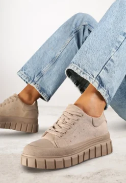 Ciemnobeżowe Sneakersy Vices na Platformie z Tłoczeniem Ozdobione Perforacją Leaniael
