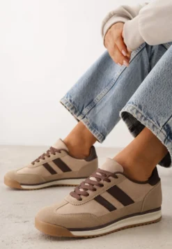 Ciemnobeżowe Sneakersy w Stylu Retro z Panelami z Imitacji Zamszu i Przeszyciami na Cholewce Scarfia
