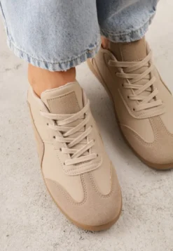 Ciemnobeżowe Sneakersy z Ozdobnymi Przeszyciami przed Kostkę Redala