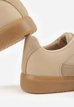 Ciemnobeżowe Sneakersy z Ozdobnymi Przeszyciami przed Kostkę Redala
