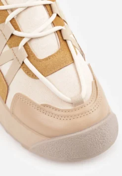 Ciemnobeżowe Sznurowane Płaskie Sneakersy z Kolorowymi Wstawkami Wonise