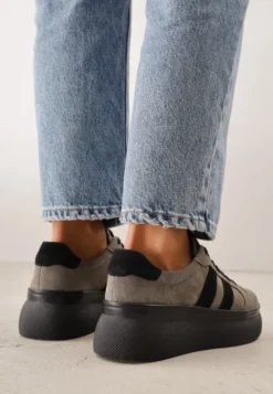 Ciemnobeżowe Zamszowe Sneakersy Chunky na Platformie Teslara
