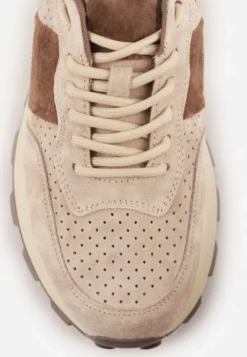 Ciemnobeżowe Zamszowe Sneakersy na Podeszwie Chunky z Perforowaną Cholewką Cezarlina