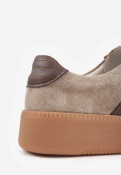 Ciemnobeżowe Zamszowe Sneakersy na Kauczukowej Podeszwie z Geometrycznym Wzorem Ovrel