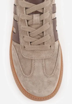Ciemnobeżowe Zamszowe Sneakersy na Kauczukowej Podeszwie z Geometrycznym Wzorem Ovrel